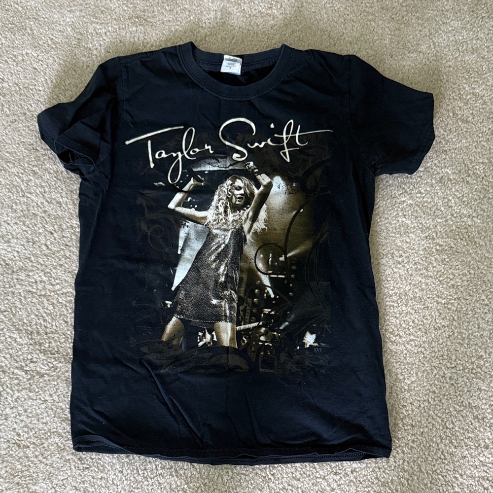 Taylor Swift Fearless Black Graphic Tee
